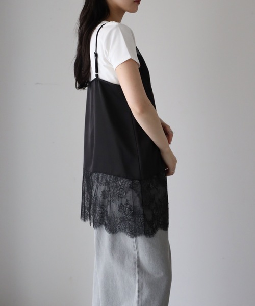 YENNA(イェンナ)の「レースレイヤードサテンキャミチュニック/スリップドレス(キャミソール・レディース・ブラック/アイボリー・FREE)」の15枚目の写真