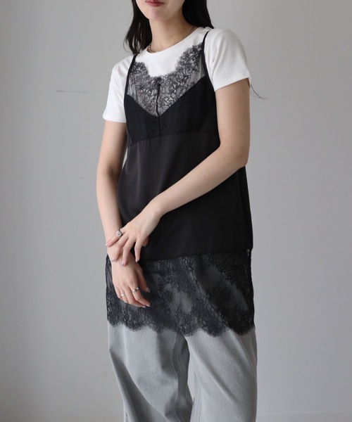 YENNA(イェンナ)の「レースレイヤードサテンキャミチュニック/スリップドレス(キャミソール・レディース・ブラック/アイボリー・FREE)」の13枚目の写真
