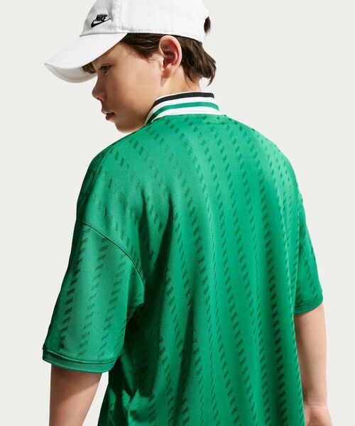 NIKE(ナイキ)の「ナイキ スポーツウェア ジュニア ショートスリーブ ジャージー / Nike Sportswear Big Kids' Short-Sleeve Jersey IQ0435-365 Malachite(ジャージ・キッズ・グリーン系その他2・160/150/140/130)」の5枚目の写真