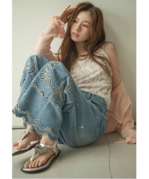 LILY BROWN(リリーブラウン)の「ツイストヤーンフリルカーディガン(カーディガン/ボレロ・レディース・グレー/ホワイト/ピンク・F)」の5枚目の写真