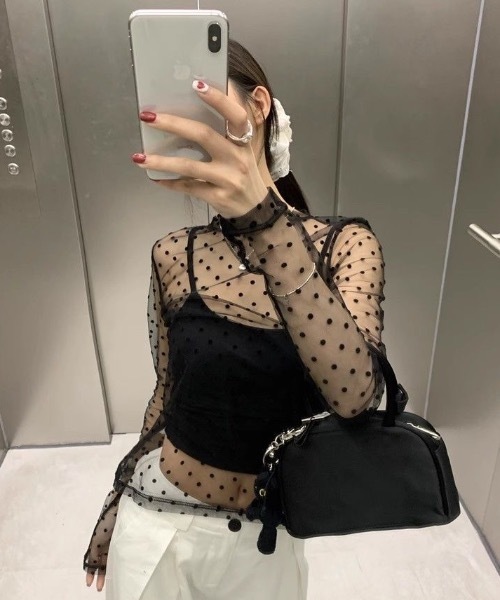Teem Store(チームストア)の「【ドット柄】チュールトップス 長袖 インナー レイヤード 重ね着(Tシャツ/カットソー・レディース・ホワイト/ブラック・F)」の5枚目の写真