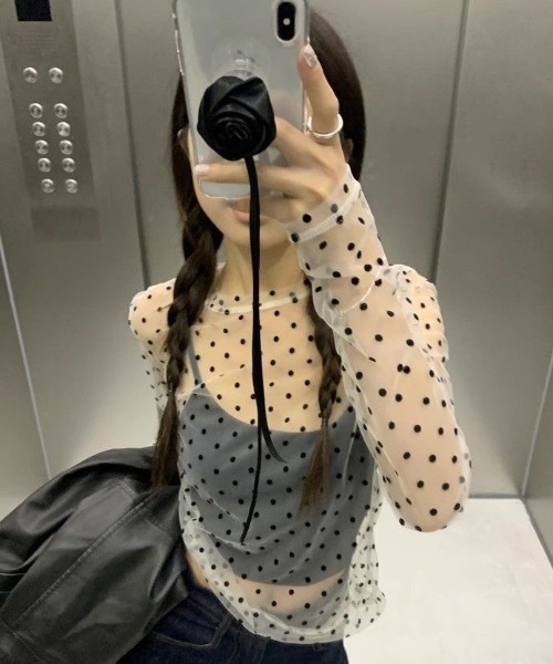 Teem Store(チームストア)の「【ドット柄】チュールトップス 長袖 インナー レイヤード 重ね着(Tシャツ/カットソー・レディース・ホワイト/ブラック・F)」の7枚目の写真
