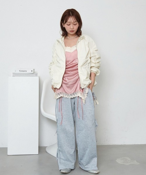 merrylatte(メリーラテ)の「シャーリングフリルキャミワンピース【TUNE】(キャミソール・レディース・ブラック/ホワイト/レッド/ホワイト×ピンク・FREE)」の9枚目の写真
