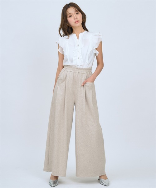 AND COUTURE(アンドクチュール)の「カットツイルポケットタックパンツ(その他パンツ・レディース・ベージュ/ライトグレー/ブラック・FREE)」の1枚目の写真