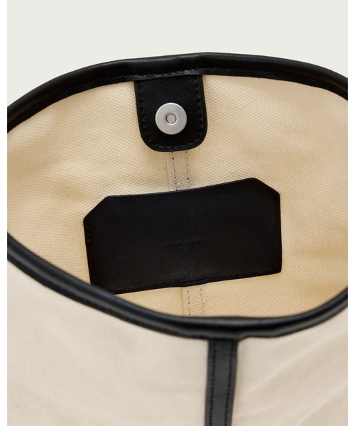 ALLSAINTS（オールセインツ）の「ASHA MINI CANVAS | ASHA ミニ キャンバス（ショルダーバッグ・レディース・ホワイト系その他・ONE SIZE）」の3枚目の写真