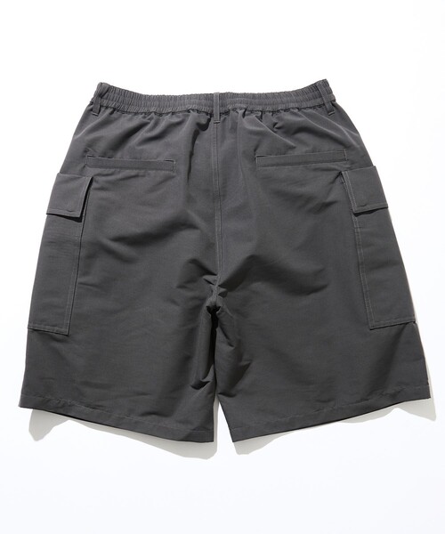 FREAK'S STORE(フリークスストア)の「<UVカット・吸水速乾・防シワ加工>Drymix(R)/ドライミックス ワイドシルエット ユーティリティ ショートカーゴパンツ 短パン ハーフパンツ ショートパンツ 限定展開(カーゴパンツ・メンズ・ベージュ/チャコールグレー/ブラック・SMALL/MEDIUM/LARGE)」の6枚目の写真