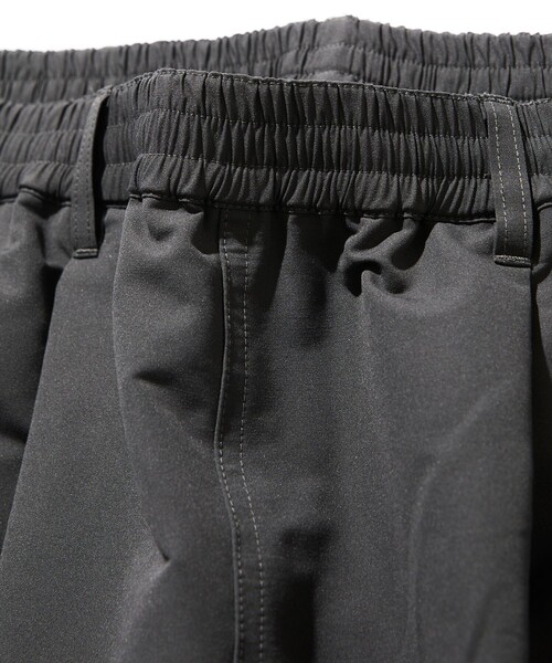FREAK'S STORE(フリークスストア)の「<UVカット・吸水速乾・防シワ加工>Drymix(R)/ドライミックス ワイドシルエット ユーティリティ ショートカーゴパンツ 短パン ハーフパンツ ショートパンツ 限定展開(カーゴパンツ・メンズ・ベージュ/チャコールグレー/ブラック・SMALL/MEDIUM/LARGE)」の7枚目の写真
