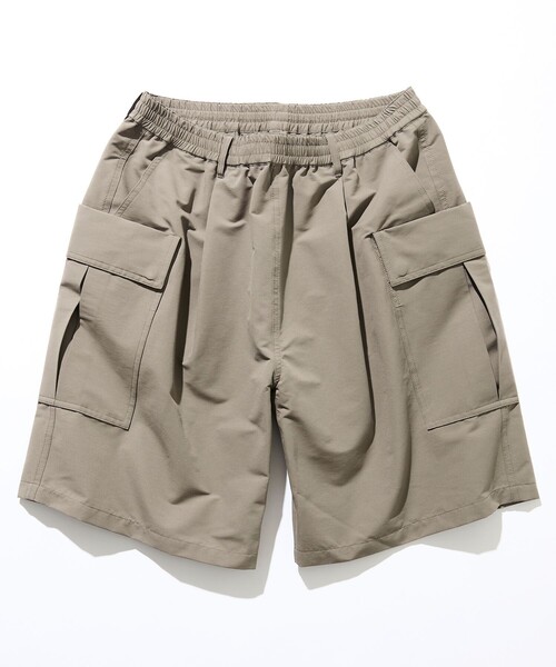 FREAK'S STORE(フリークスストア)の「<UVカット・吸水速乾・防シワ加工>Drymix(R)/ドライミックス ワイドシルエット ユーティリティ ショートカーゴパンツ 短パン ハーフパンツ ショートパンツ 限定展開(カーゴパンツ・メンズ・ベージュ/チャコールグレー/ブラック・SMALL/MEDIUM/LARGE)」の12枚目の写真