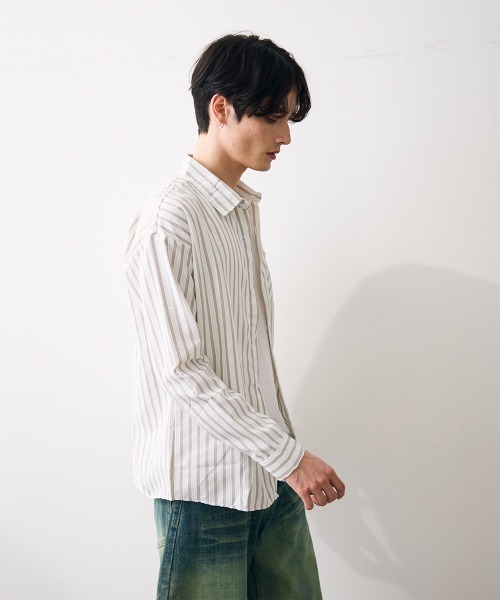 Shoowtime(ショウタイム)の「Washed striped cropped shirt / ウォッシュドショート丈ストライプシャツ(シャツ/ブラウス・メンズ・ホワイト系その他・MEDIUM/LARGE/X-LARGE)」の4枚目の写真