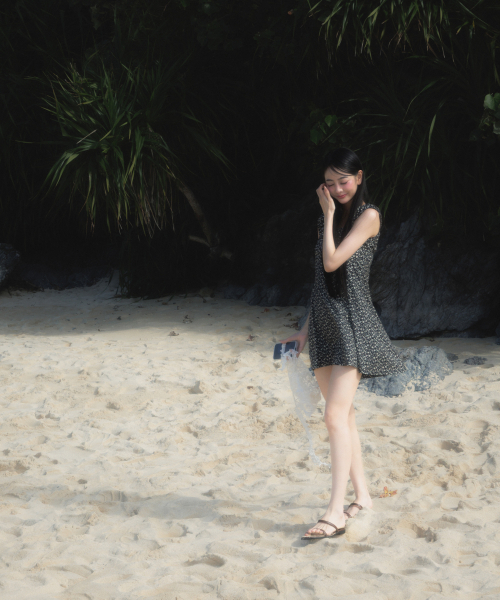 ROSEFRANTZ（ロゼフランツ）の「Flower Garden Mini Dress [Black]（ワンピース・レディース・ブラック・SMALL/MEDIUM）」の2枚目の写真