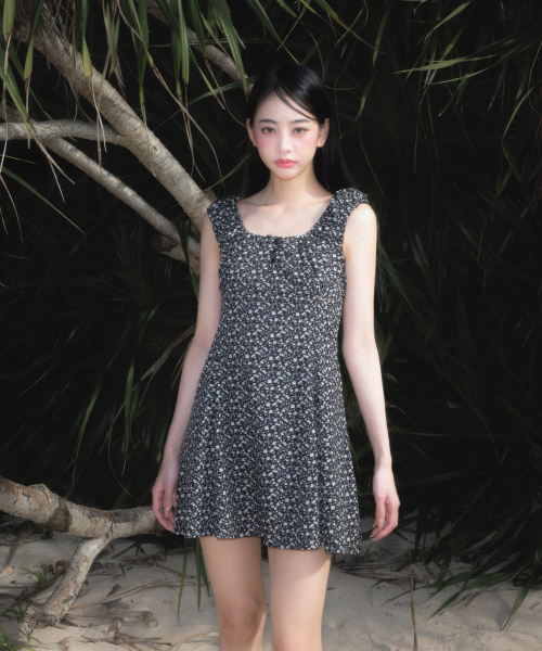 ROSEFRANTZ（ロゼフランツ）の「Flower Garden Mini Dress [Black]（ワンピース・レディース・ブラック・SMALL/MEDIUM）」の4枚目の写真