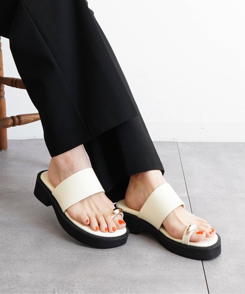 Fabby fabby(ファビィーファビィー)の「4.2cm厚底サムリングサンダル(サンダル・レディース・ブラウン/オフホワイト/ブラック・SMALL/MEDIUM/LARGE)」の19枚目の写真