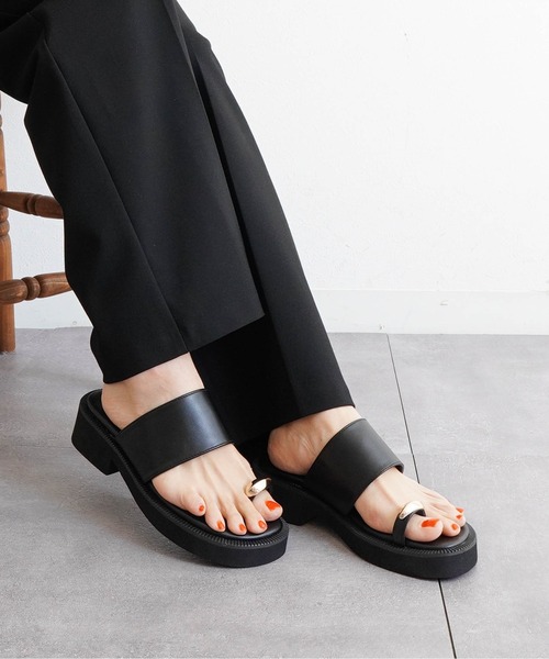 Fabby fabby(ファビィーファビィー)の「4.2cm厚底サムリングサンダル(サンダル・レディース・ブラウン/オフホワイト/ブラック・SMALL/MEDIUM/LARGE)」の20枚目の写真