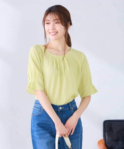 a.v.v(アーヴェヴェ)の「タックパフスリーブトップス(Tシャツ/カットソー・レディース・クリーム/ダークインディゴブルー/ネイビー・38/36/40)」の1枚目の写真