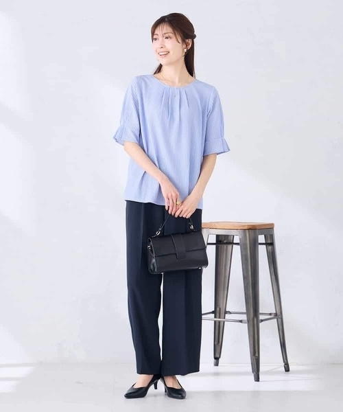 a.v.v(アーヴェヴェ)の「タックパフスリーブトップス(Tシャツ/カットソー・レディース・クリーム/ダークインディゴブルー/ネイビー・38/36/40)」の12枚目の写真