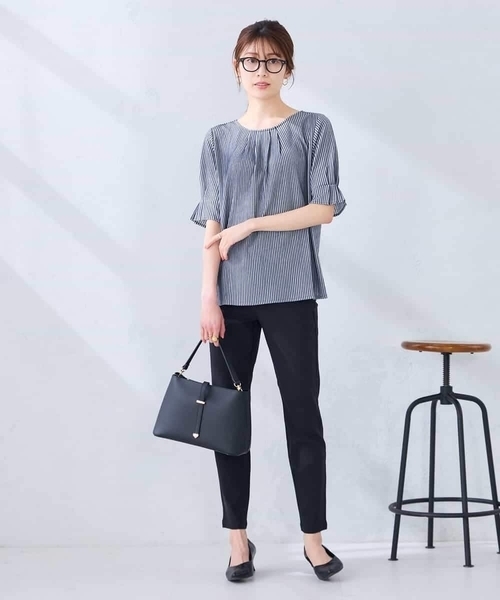 a.v.v(アーヴェヴェ)の「タックパフスリーブトップス(Tシャツ/カットソー・レディース・クリーム/ダークインディゴブルー/ネイビー・38/36/40)」の18枚目の写真