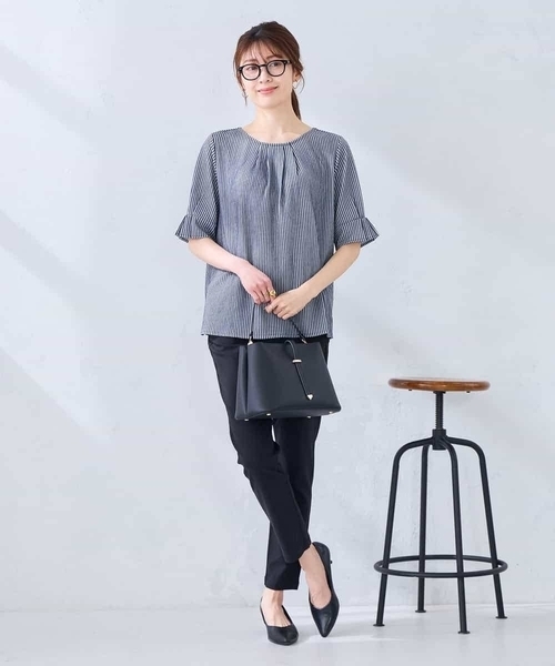 a.v.v(アーヴェヴェ)の「タックパフスリーブトップス(Tシャツ/カットソー・レディース・クリーム/ダークインディゴブルー/ネイビー・38/36/40)」の19枚目の写真