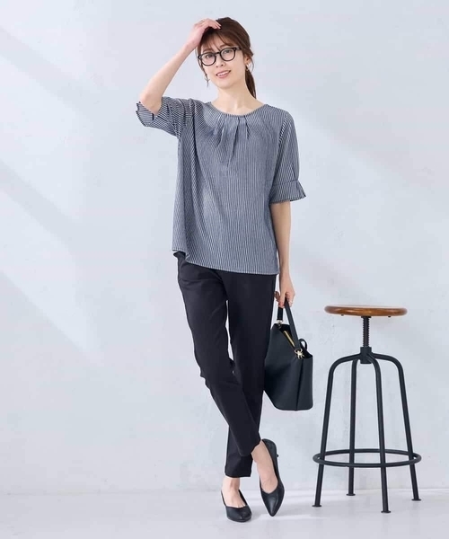 a.v.v(アーヴェヴェ)の「タックパフスリーブトップス(Tシャツ/カットソー・レディース・クリーム/ダークインディゴブルー/ネイビー・38/36/40)」の20枚目の写真