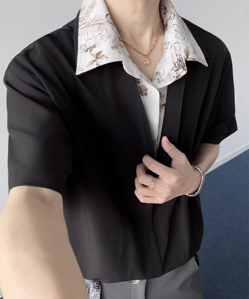 neos（ネオス）の「【neos】フェイクレイヤード フラワー総柄 オープンカラー 半袖シャツ 花柄 配色 切替 ビッグシルエット ドレープシャツ ユニセックス（シャツ/ブラウス・メンズ・ブラック/アイボリー・X-LARGE/LARGE/MEDIUM）」の4枚目の写真