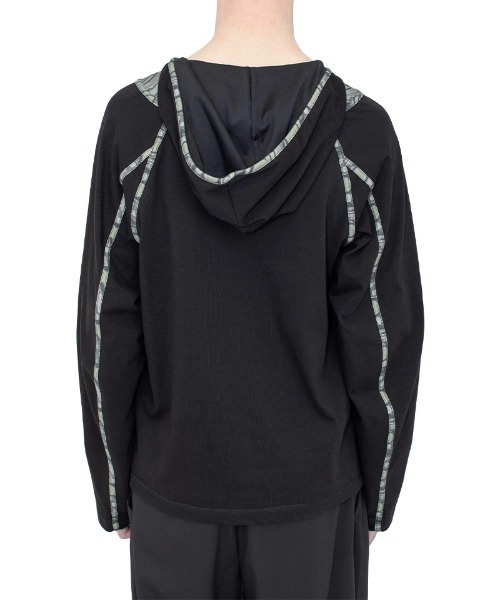 KIKO KOSTADINOV（キコ コスタディノフ）の「KIKO KOSTADINOV/キココスタディノフ/GIZI HOODED TOP（Tシャツ/カットソー・メンズ・その他24/ブラック・44/46）」の4枚目の写真