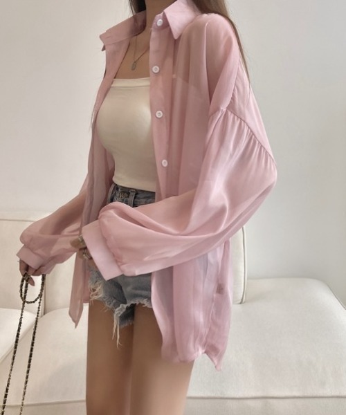 yuue' ( wear )(ユーイ)の「オーバーサイズシアーシャツ/冷房対策/日焼け対策(シャツ/ブラウス・レディース・チャコールグレー/ブラック/ピンク/アイボリー/ホワイト・FREE)」の7枚目の写真