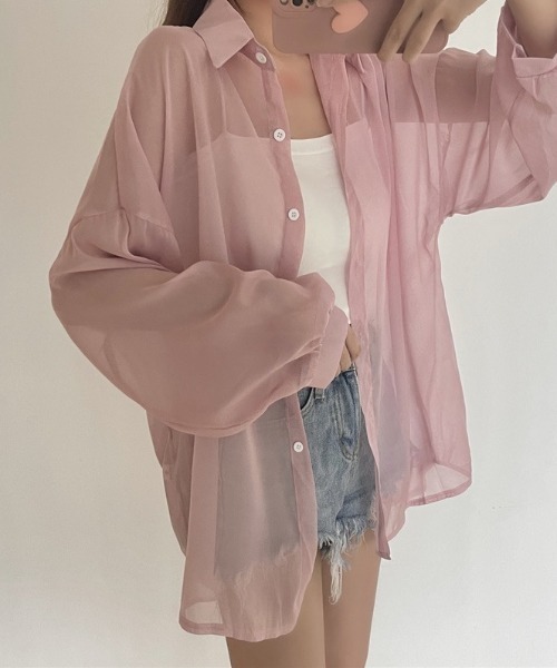 yuue' ( wear )(ユーイ)の「オーバーサイズシアーシャツ/冷房対策/日焼け対策(シャツ/ブラウス・レディース・チャコールグレー/ブラック/ピンク/アイボリー/ホワイト・FREE)」の6枚目の写真