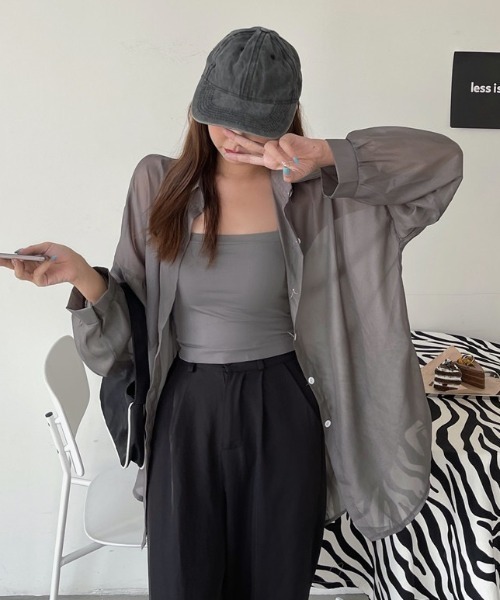yuue' ( wear )(ユーイ)の「オーバーサイズシアーシャツ/冷房対策/日焼け対策(シャツ/ブラウス・レディース・チャコールグレー/ブラック/ピンク/アイボリー/ホワイト・FREE)」の15枚目の写真