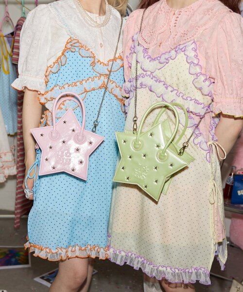 HELLO.SANFRANCISCO(ハローサンフランシスコ)の「【HELLO.SANFRANCISCO/ハローサンフランシスコ】スタースタッズショルダーバッグ(トートバッグ・レディース・グリーン/ピンク・ONE SIZE)」の6枚目の写真