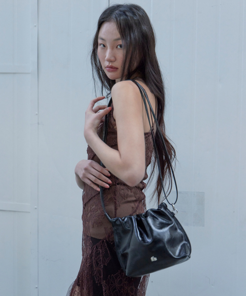 HAVEAWHALE(ハブアホエール)の「crinkle bucket bag (BK)(メッセンジャーバッグ・レディース・その他・FREE)」の1枚目の写真
