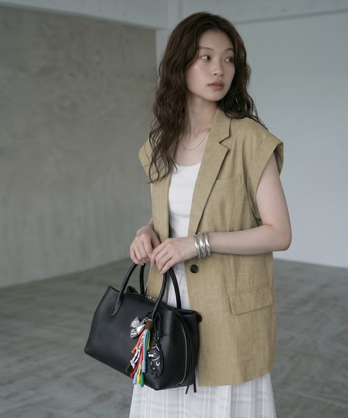 STYLE DELI(スタイルデリ)の「【BLK001】リネンライクテーラードジャケット(ベスト・レディース・グレイッシュベージュ/ブラック・FREE)」の1枚目の写真