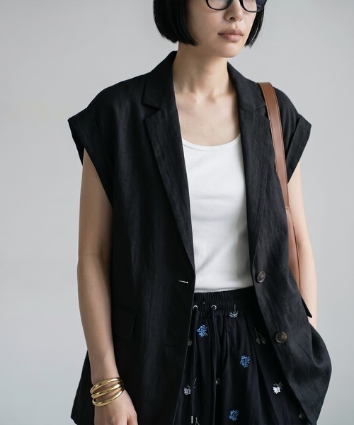 STYLE DELI(スタイルデリ)の「【BLK001】リネンライクテーラードジャケット(ベスト・レディース・グレイッシュベージュ/ブラック・FREE)」の2枚目の写真
