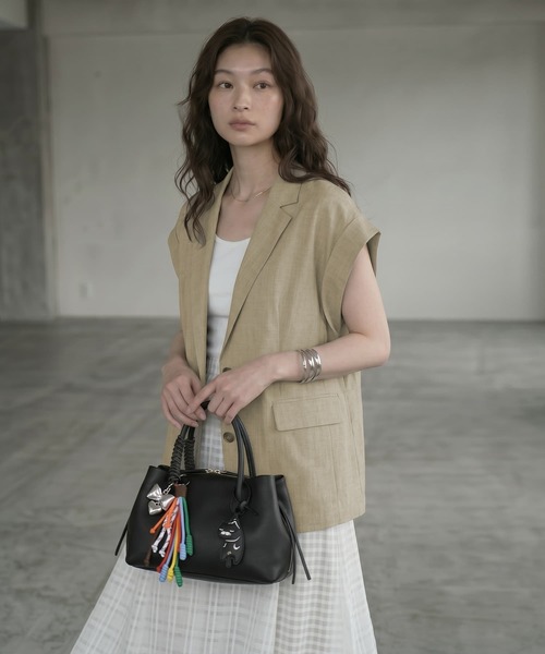 STYLE DELI(スタイルデリ)の「【BLK001】リネンライクテーラードジャケット(ベスト・レディース・グレイッシュベージュ/ブラック・FREE)」の20枚目の写真