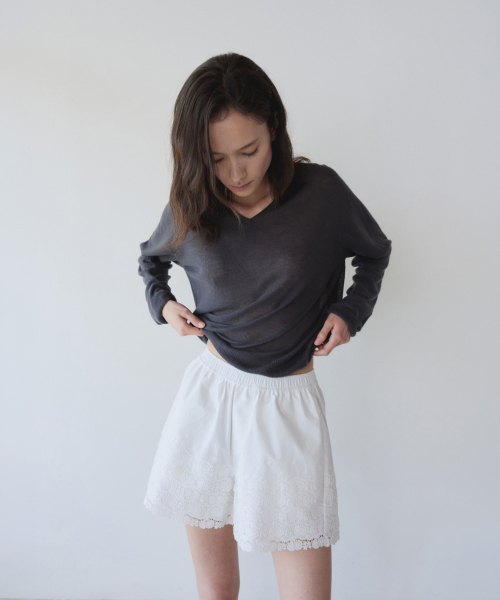 YEARNING（イヤニング）の「LACE TRIM BANDING SHORTS, WHITE（その他パンツ・レディース・その他・FREE）」の2枚目の写真