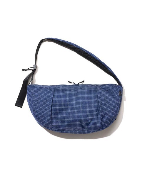 OMCC(オーエムシーシー)の「Round Shoulder 2.0 Lattice - ラウンドショルダー2.0 ラティス(ボディバッグ/ウエストポーチ・レディース・ブラウン/ライトグレー/グリーン/パープル/ネイビー/ブラック・ONE SIZE)」の5枚目の写真