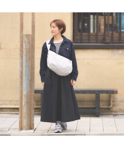 OMCC(オーエムシーシー)の「Round Shoulder 2.0 Lattice - ラウンドショルダー2.0 ラティス(ボディバッグ/ウエストポーチ・レディース・ブラウン/ライトグレー/グリーン/パープル/ネイビー/ブラック・ONE SIZE)」の7枚目の写真