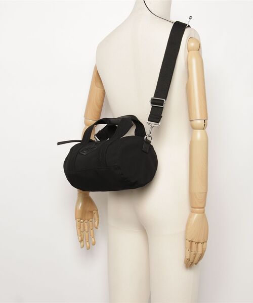 Vivienne Westwood MAN（ヴィヴィアンウエストウッドマン）の「PAUL CYLINDER CROSSBODY（ショルダーバッグ・レディース・ブラック・FREE）」の5枚目の写真
