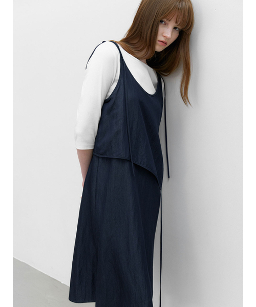 ATELIER NAIN（アトリエナイン）の「LOW STRAP LAYERED SLEEVELESS DRESS (OP-6318)（ワンピース・レディース・インディゴブルー/アイボリー・FREE）」の4枚目の写真