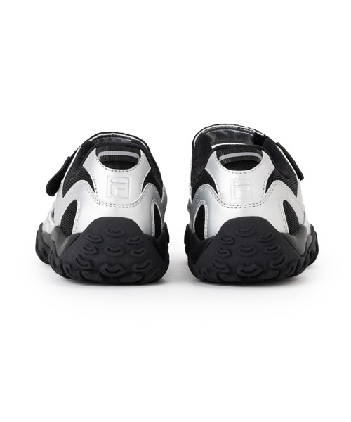 FILA(フィラ)の「FILA ECHAPPE VC v2 / フィラエシャッペブイシーブイ2(スニーカー・レディース・ブラック×シルバー・23.0cm/23.5cm/24.0cm/24.5cm/25.0cm/25.5cm/26.0cm)」の3枚目の写真