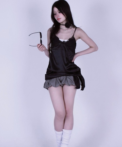 REINE NOIRE(レーヌノワール)の「cocoon puff pants. / コクーンパフパンツ(その他パンツ・レディース・ブラック/カーキ・FREE)」の3枚目の写真