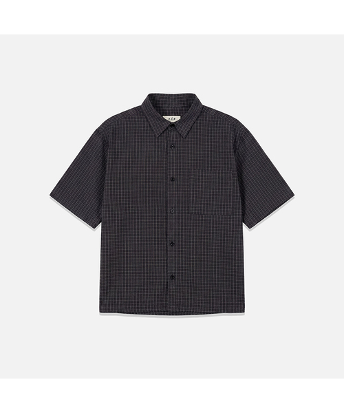 ECORR（エコル）の「[イコル x ホントギ] デイリークロップ半袖チェックシャツ : 2COLOR（シャツ/ブラウス・メンズ・ブラック/ネイビー・1/2）」の2枚目の写真