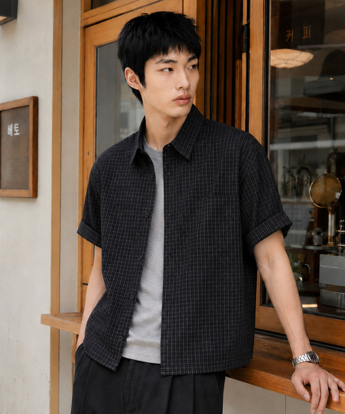 ECORR（エコル）の「[イコル x ホントギ] デイリークロップ半袖チェックシャツ : 2COLOR（シャツ/ブラウス・メンズ・ブラック/ネイビー・1/2）」の15枚目の写真