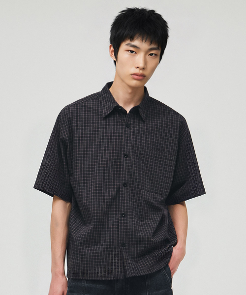 ECORR（エコル）の「[イコル x ホントギ] デイリークロップ半袖チェックシャツ : 2COLOR（シャツ/ブラウス・メンズ・ブラック/ネイビー・1/2）」の12枚目の写真