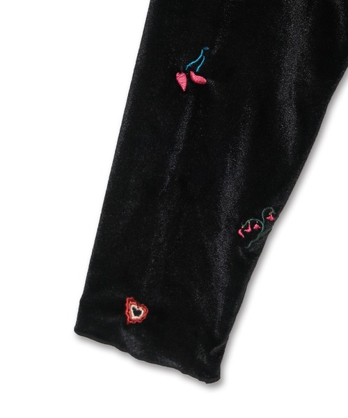 Common Noun(コモン ナウン)の「"HEART" Kana Akiyama ベロアトップス(Tシャツ/カットソー・レディース・ブラック・M)」の4枚目の写真