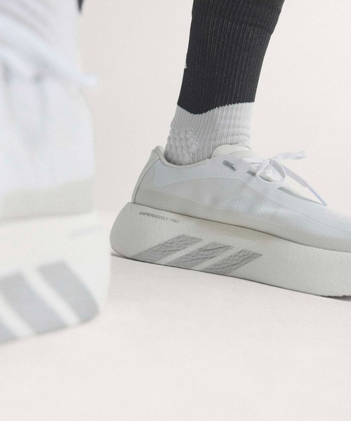 adidas(アディダス)の「ハイパーブースト エッジ ランニング / HYPERBOOST EDGE Running / ランニングシューズ / アディダス adidas(スニーカー・メンズ・ホワイト×シルバー・24.5cm/25.0cm/25.5cm/26.0cm/26.5cm/27.0cm/27.5cm/28.0cm/28.5cm/29.0cm)」の14枚目の写真
