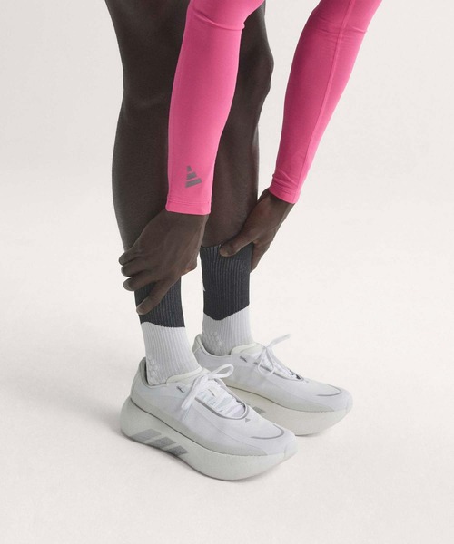 adidas(アディダス)の「ハイパーブースト エッジ ランニング / HYPERBOOST EDGE Running / ランニングシューズ / アディダス adidas(スニーカー・メンズ・ホワイト×シルバー・24.5cm/25.0cm/25.5cm/26.0cm/26.5cm/27.0cm/27.5cm/28.0cm/28.5cm/29.0cm)」の16枚目の写真