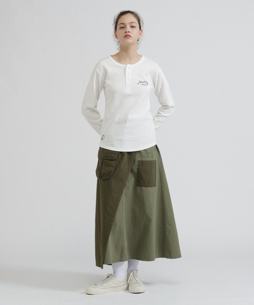 AVIREX(アヴィレックス)の「HONEYCOMB WAFFLE HENLEY T-SHIRT(Tシャツ/カットソー・レディース・チャコールグレー/オフホワイト/オレンジ・S/M)」の19枚目の写真