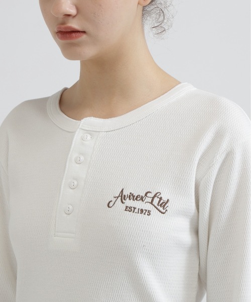 AVIREX(アヴィレックス)の「HONEYCOMB WAFFLE HENLEY T-SHIRT(Tシャツ/カットソー・レディース・チャコールグレー/オフホワイト/オレンジ・S/M)」の15枚目の写真