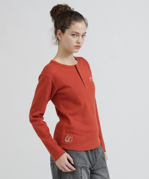 AVIREX(アヴィレックス)の「HONEYCOMB WAFFLE HENLEY T-SHIRT(Tシャツ/カットソー・レディース・チャコールグレー/オフホワイト/オレンジ・S/M)」の9枚目の写真