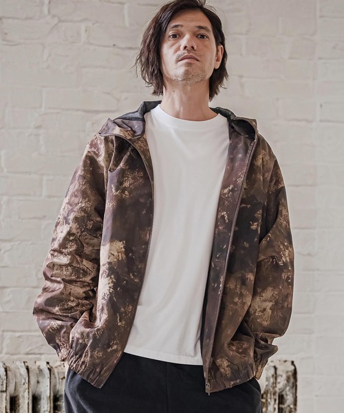 CAMBIO(カンビオ)の「mpa4205- Art Graphic Zip Hoodie ジップパーカー(CAM26AW-014)(パーカー・メンズ・ブラック系その他/ブラウン系その他/オレンジ系その他・S/M/L)」の4枚目の写真