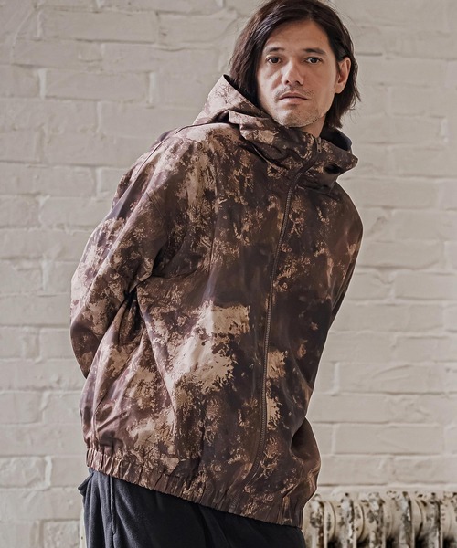 CAMBIO(カンビオ)の「mpa4205- Art Graphic Zip Hoodie ジップパーカー(CAM26AW-014)(パーカー・メンズ・ブラック系その他/ブラウン系その他/オレンジ系その他・S/M/L)」の5枚目の写真
